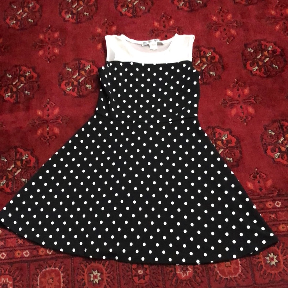 Beautiful dress for girl size Medium 8-9 years
